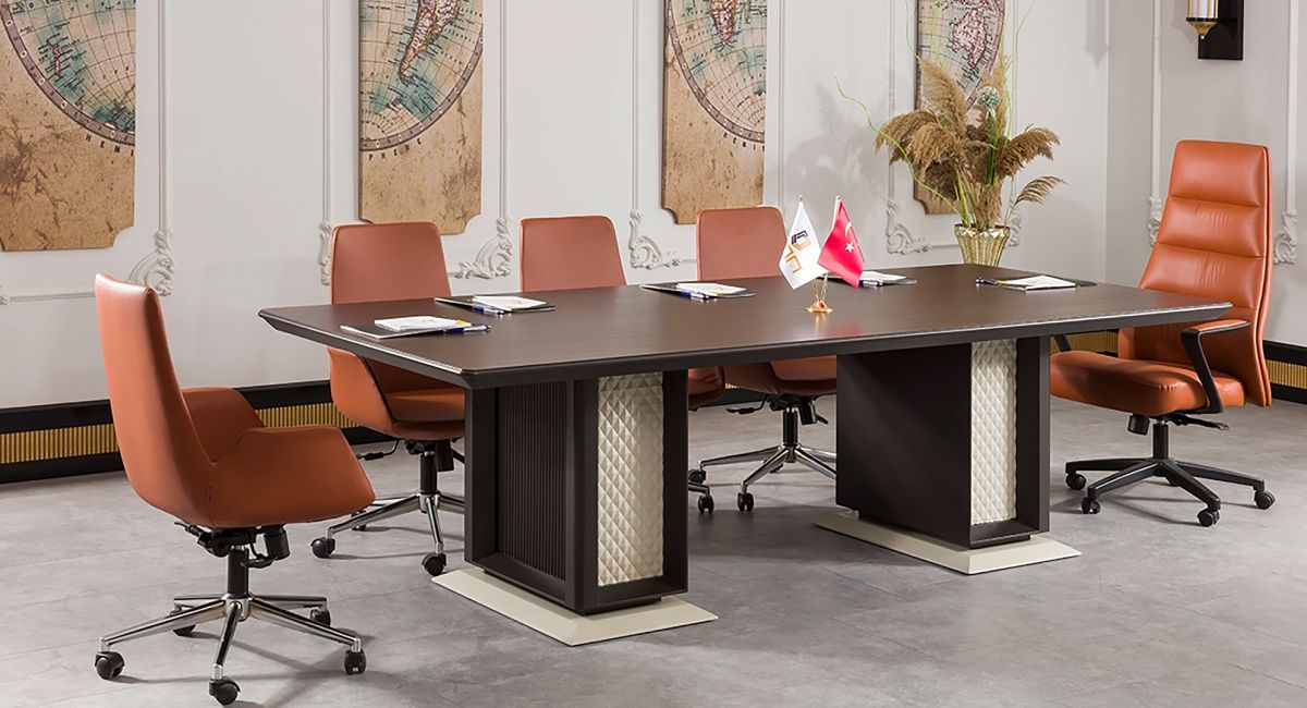 Gia Tolantı Masası